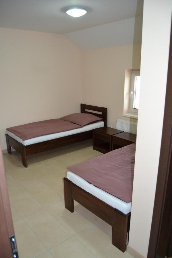 Restauracia-Penzion Altana Ludanice ภายนอก รูปภาพ
