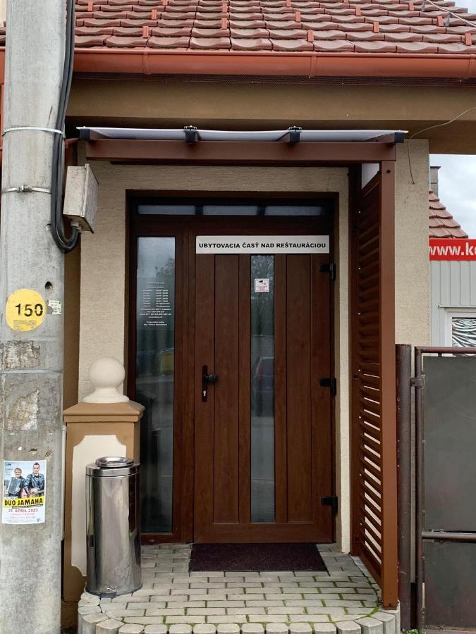 Restauracia-Penzion Altana Ludanice ภายนอก รูปภาพ